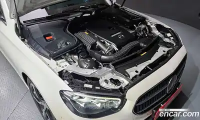 Mercedes-Benz E-Class 2021 2.0 гидро, миниатюра 6