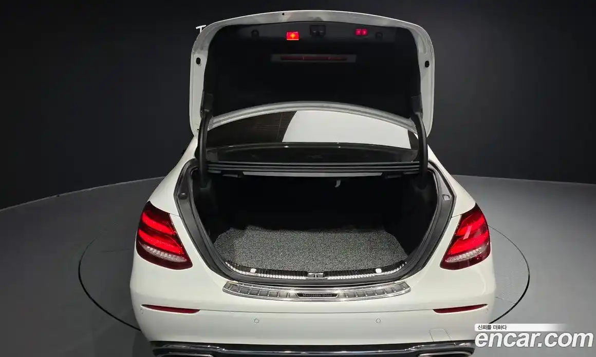 Mercedes-Benz E-Class 2017 2.0 гидро, фото 20