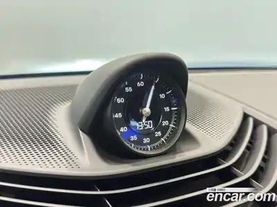 Porsche Taycan 2023 автомат (гидро), миниатюра 12