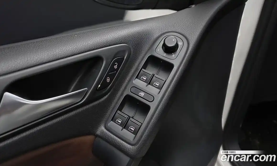 Volkswagen Golf 2012 2.0 автомат (гидро), фото 18