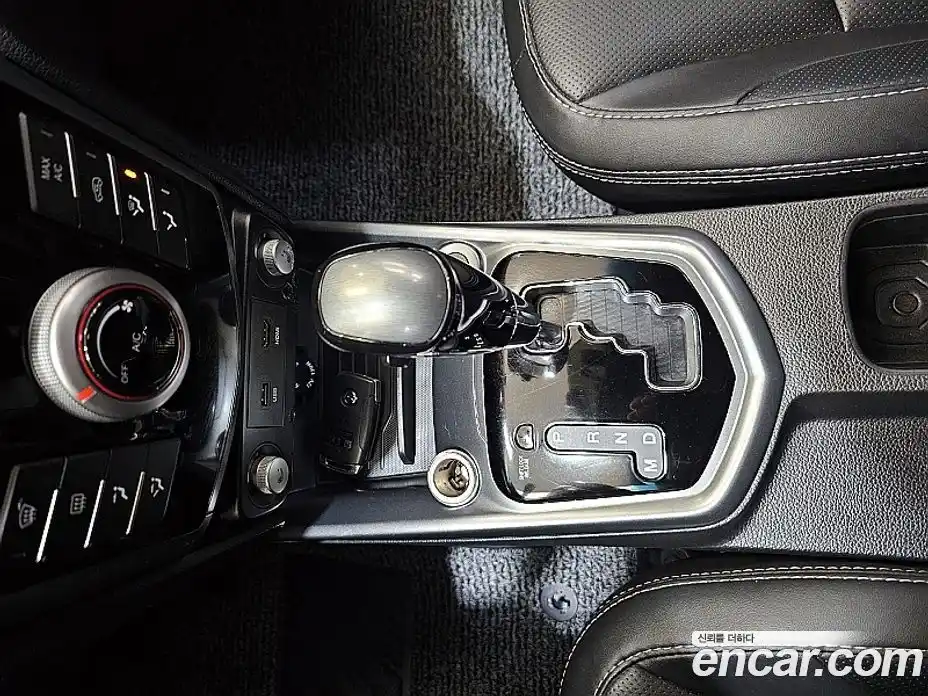 SsangYong TIBOLI 2017 1.6 автомат (гидро), фото 12