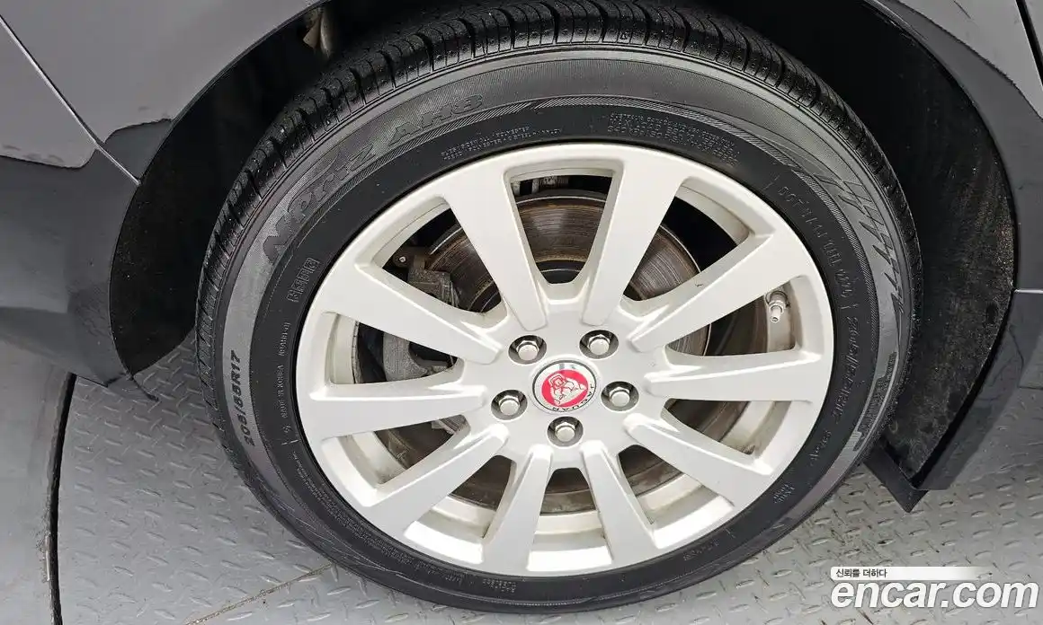 Jaguar XE 2016 2.0 гидро, фото 5