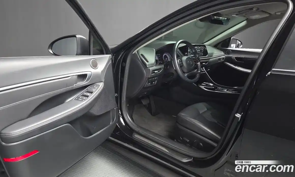 Hyundai Sonata 2022 2.0 автомат (гидро), фото 13