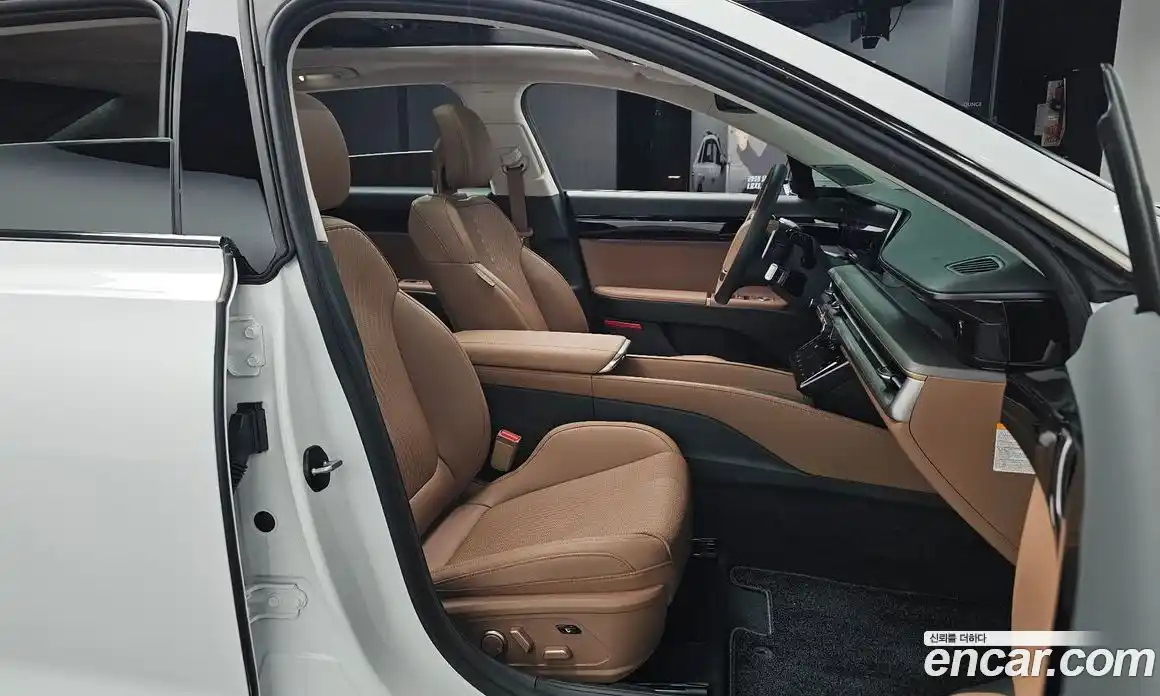 Hyundai Grandeur 2024 1.6 автомат (гидро), фото 15
