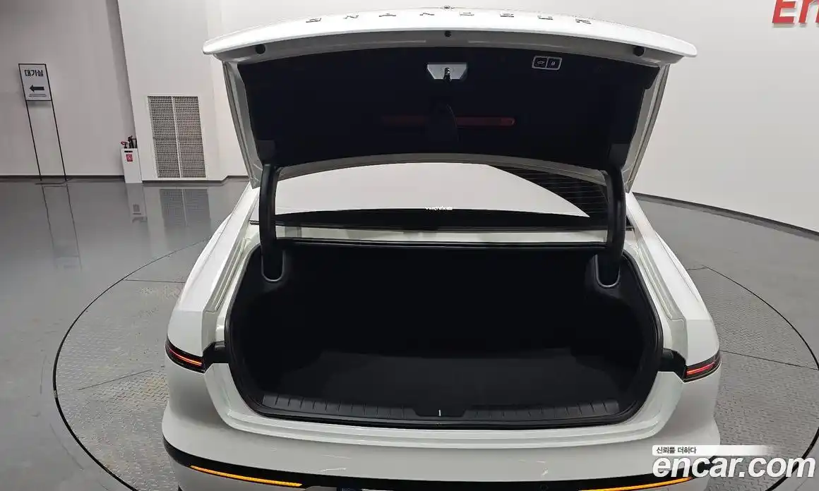 Hyundai Grandeur 2024 1.6 автомат (гидро), фото 25