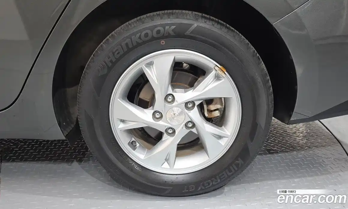 Hyundai Avante 2020 1.6 автомат (гидро), фото 7