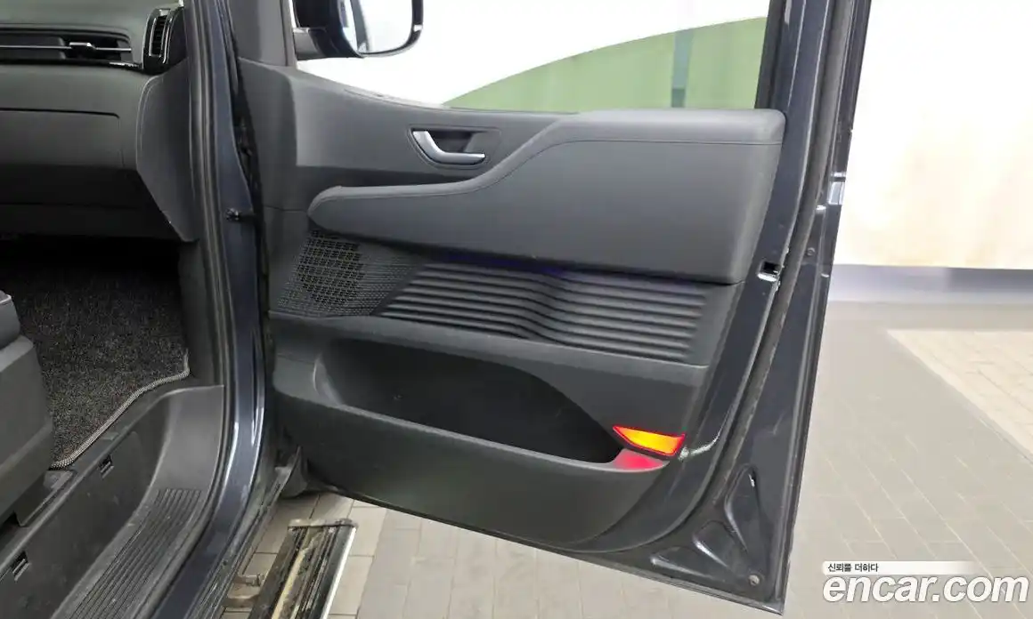 Hyundai Staria 2022 2.2 гидро, фото 15