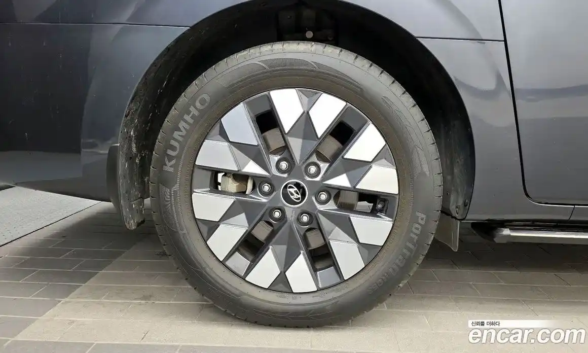 Hyundai Staria 2022 2.2 гидро, фото 5