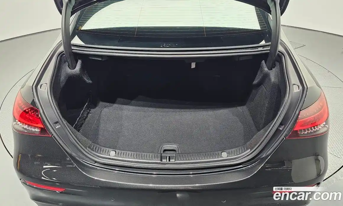 Mercedes-Benz E-Class 2022 2.0 гидро, фото 24