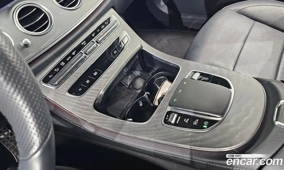Mercedes-Benz E-Class 2022 2.0 гидро, фото 25