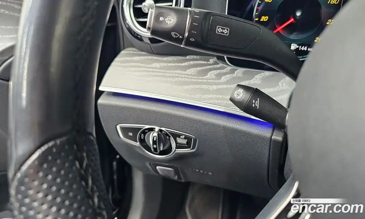 Mercedes-Benz E-Class 2022 2.0 гидро, фото 29