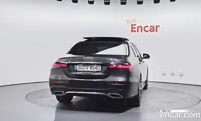 Mercedes-Benz E-Class 2022 2.0 гидро, миниатюра 4