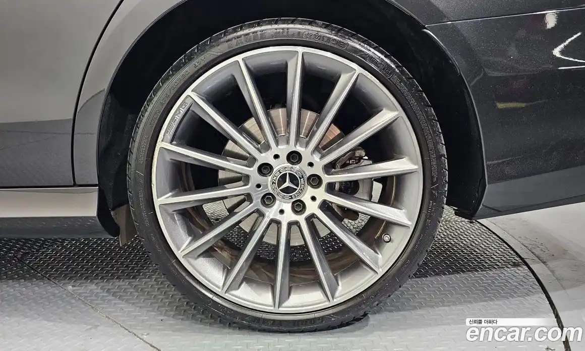 Mercedes-Benz E-Class 2022 2.0 гидро, фото 7