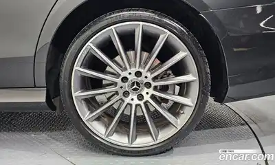 Mercedes-Benz E-Class 2022 2.0 гидро, миниатюра 7