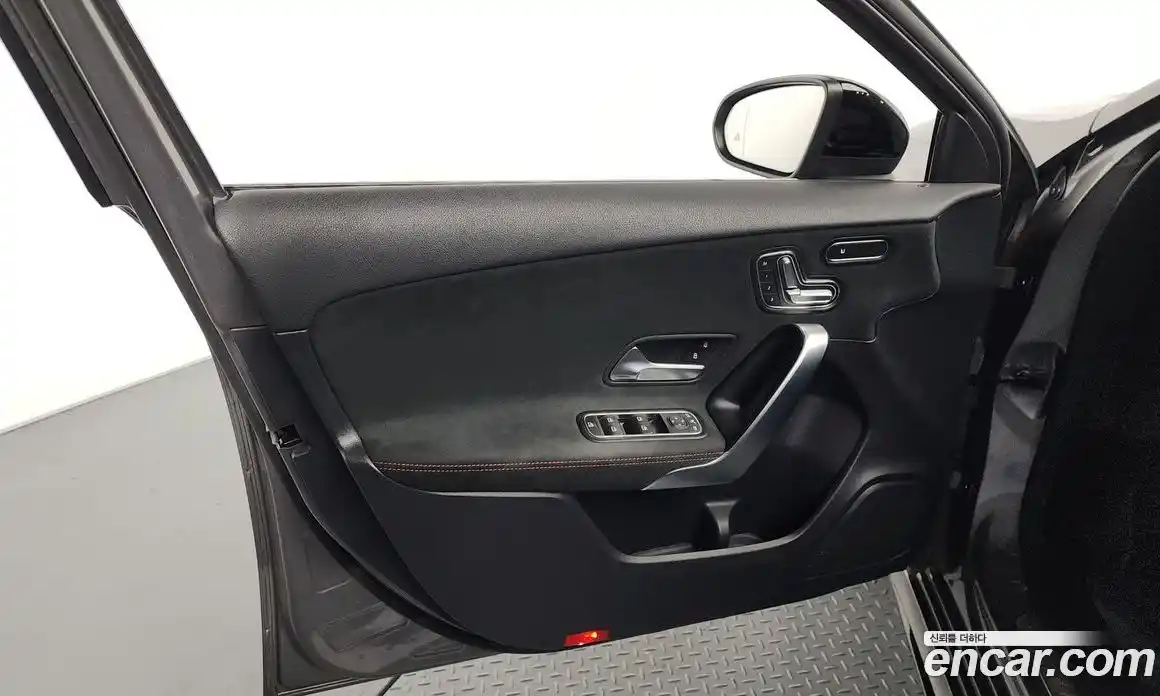 Mercedes-Benz A-Class 2022 2.0 гидро, фото 14
