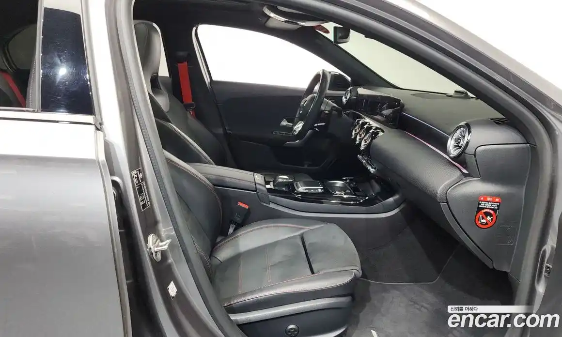 Mercedes-Benz A-Class 2022 2.0 гидро, фото 16