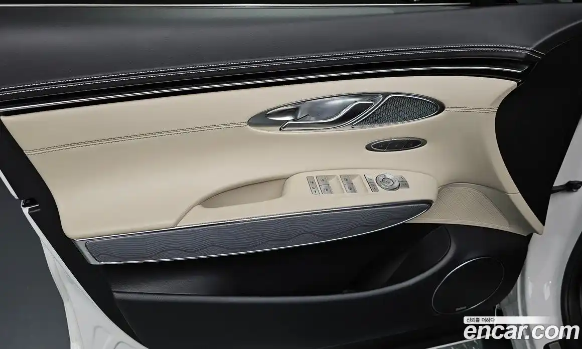 Genesis GV70 2023 2.5 гидро, фото 14