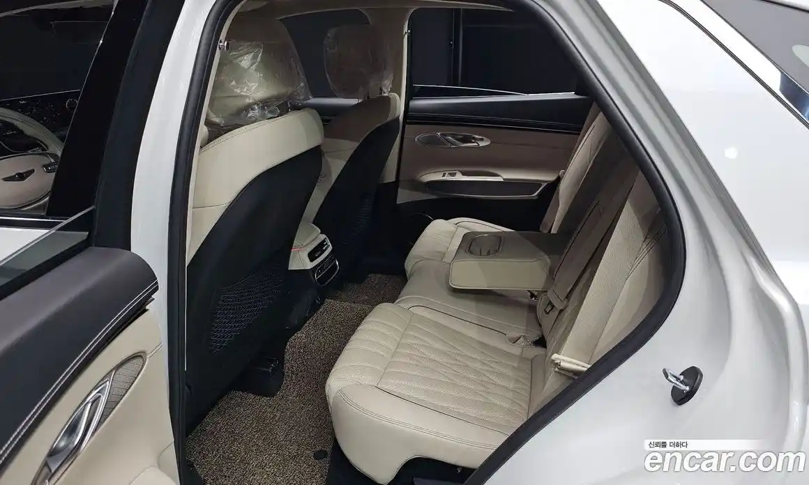 Genesis GV70 2023 2.5 гидро, фото 16