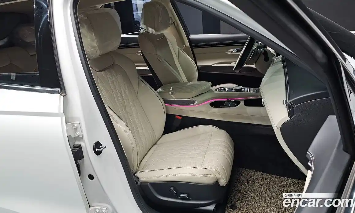 Genesis GV70 2023 2.5 гидро, фото 17
