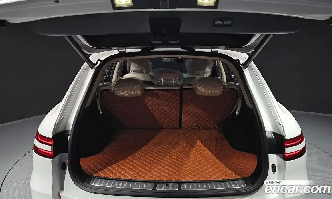 Genesis GV70 2023 2.5 гидро, фото 26