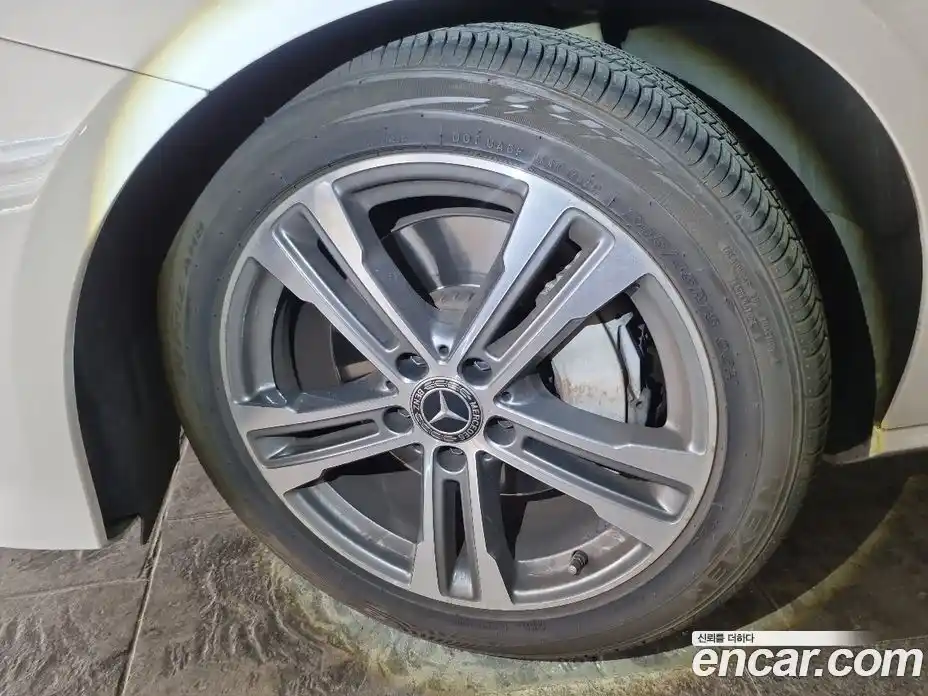 Mercedes-Benz E-Class 2022 2.0 автомат (гидро), фото 13
