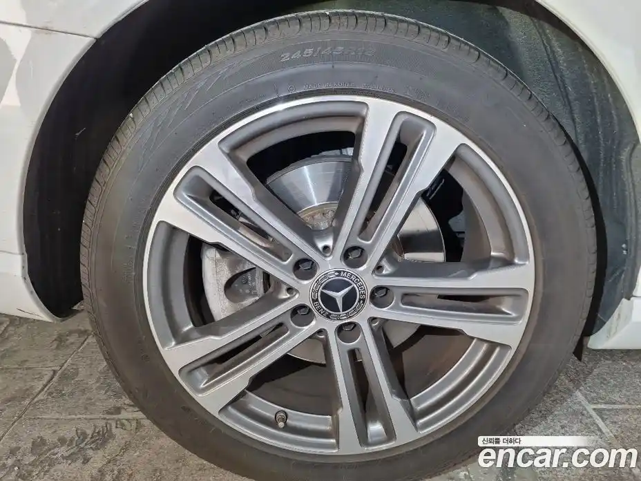 Mercedes-Benz E-Class 2022 2.0 автомат (гидро), фото 15