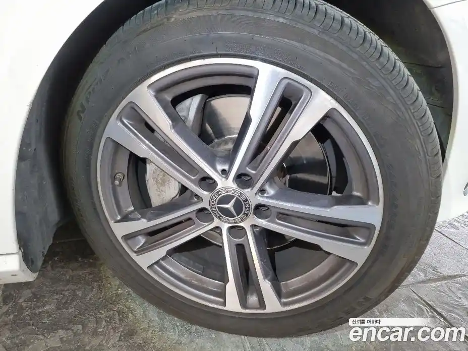 Mercedes-Benz E-Class 2022 2.0 автомат (гидро), фото 16