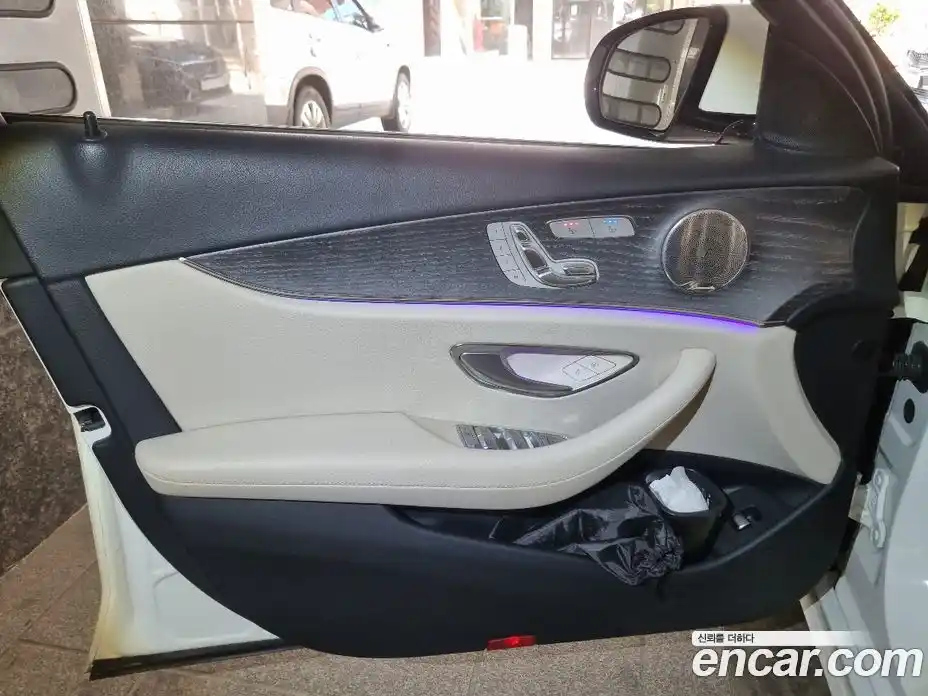 Mercedes-Benz E-Class 2022 2.0 автомат (гидро), фото 19