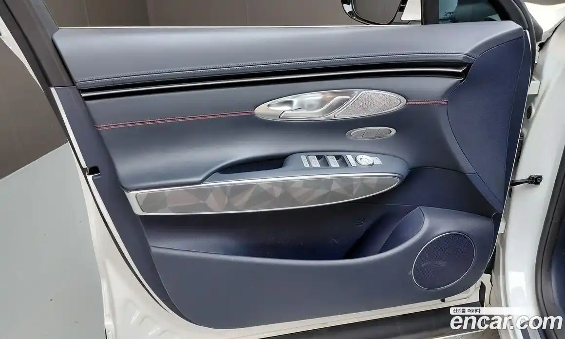 Genesis GV70 2023 2.5 автомат (гидро), фото 14