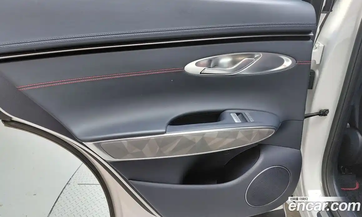 Genesis GV70 2023 2.5 автомат (гидро), фото 15