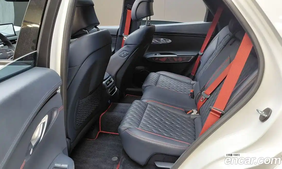 Genesis GV70 2023 2.5 автомат (гидро), фото 16