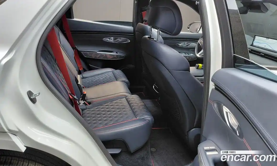 Genesis GV70 2023 2.5 автомат (гидро), фото 17