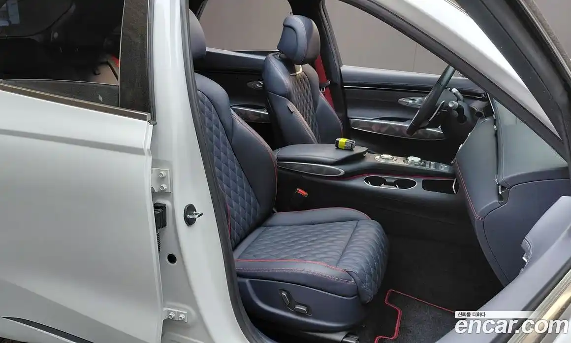 Genesis GV70 2023 2.5 автомат (гидро), фото 18