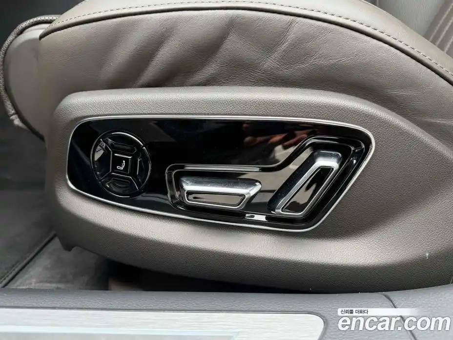 Audi A8 2023 3.0 автомат (гидро), фото 20