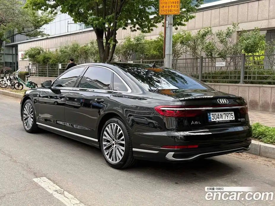 Audi A8 2023 3.0 автомат (гидро), фото 3