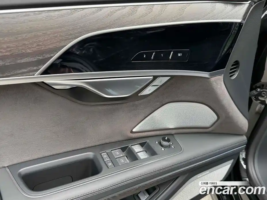 Audi A8 2023 3.0 автомат (гидро), фото 8