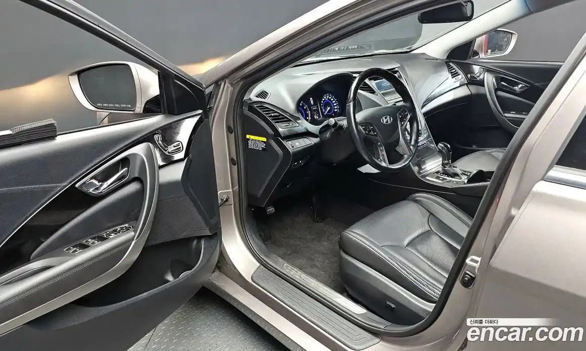 Hyundai Grandeur 2013 2.4 автомат (гидро), фото 13
