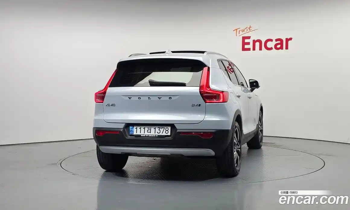 Volvo XC40 2020 2.0 автомат (гидро), фото 4