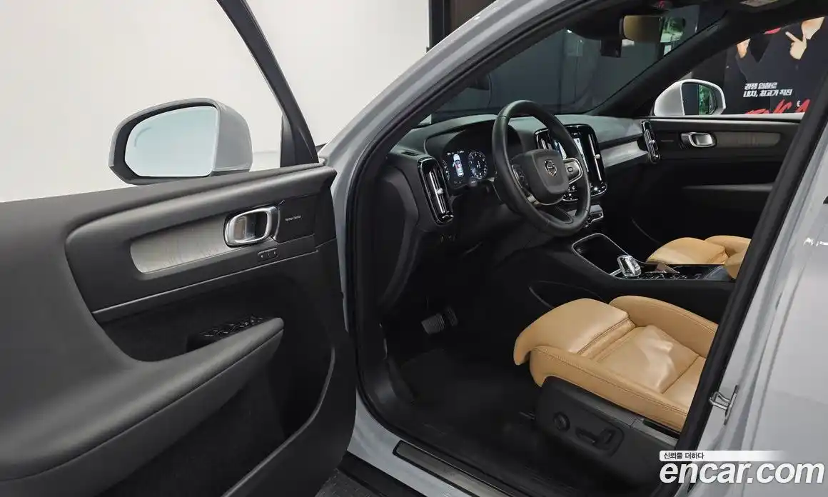 Volvo XC40 2020 2.0 автомат (гидро), фото 10