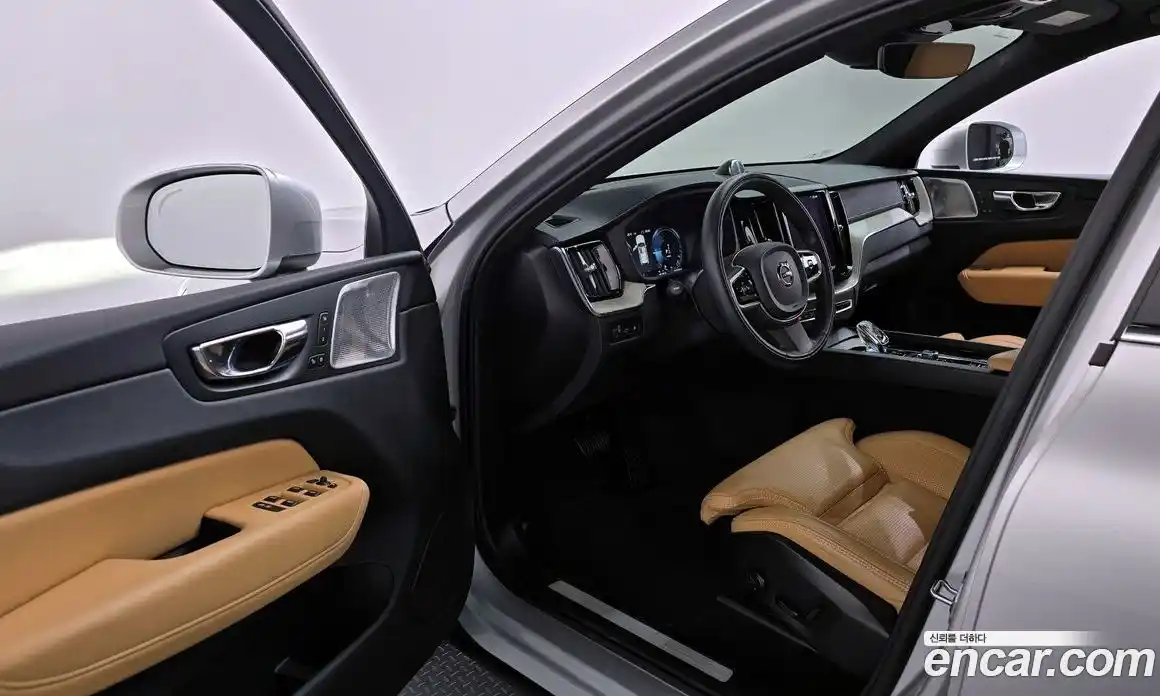Volvo XC60 2020 2.0 автомат (гидро), фото 13