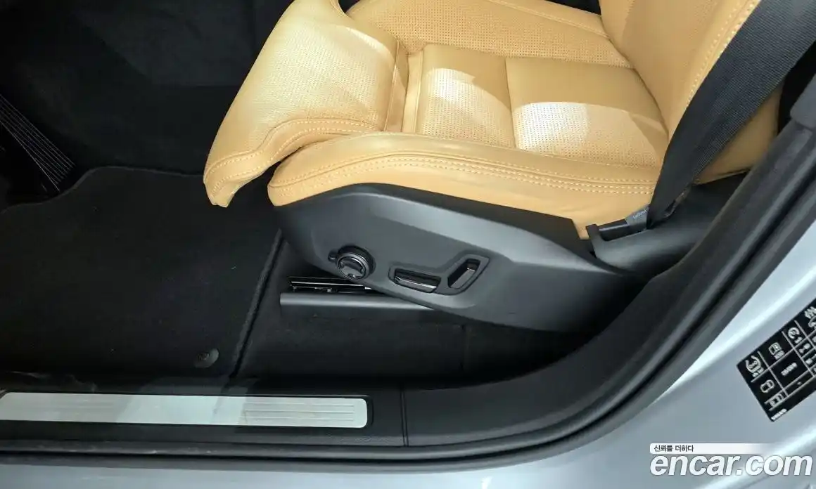 Volvo XC60 2020 2.0 автомат (гидро), фото 29