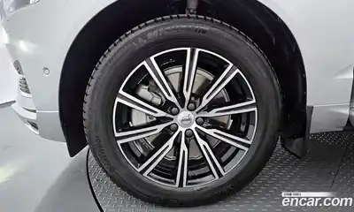 Volvo XC60 2020 2.0 автомат (гидро), миниатюра 5