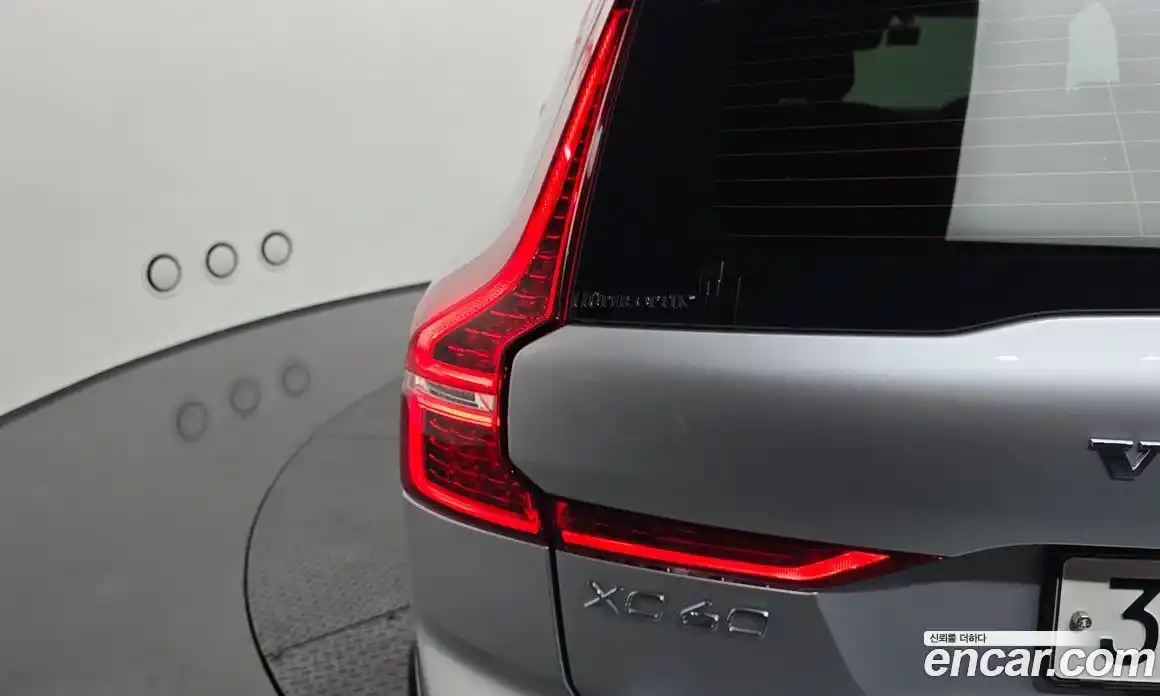 Volvo XC60 2020 2.0 автомат (гидро), фото 9