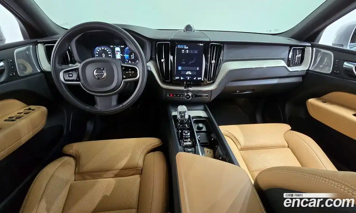 Volvo XC60 2020 2.0 автомат (гидро), фото 10