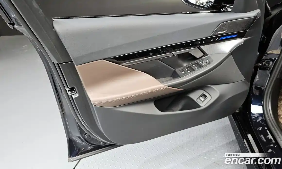 BMW 5-Series 2023 2.0 гидро, фото 14