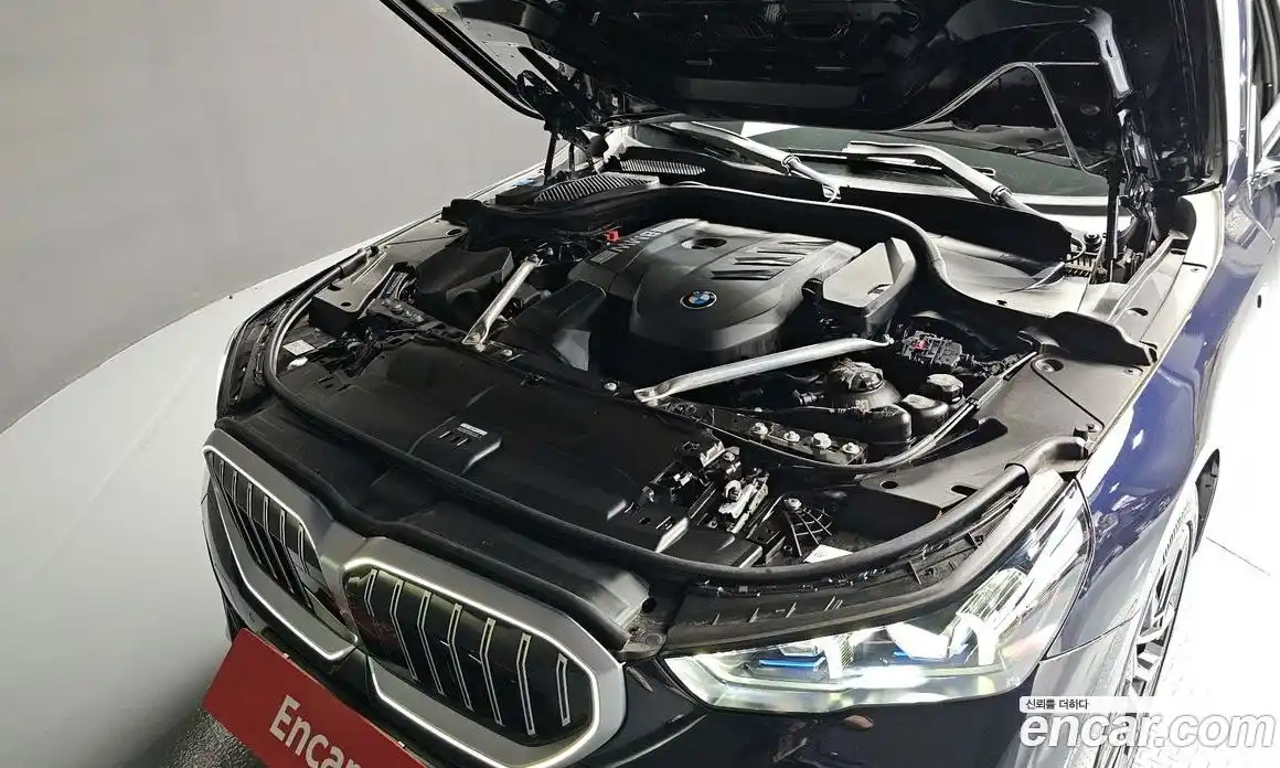 BMW 5-Series 2023 2.0 гидро, фото 6