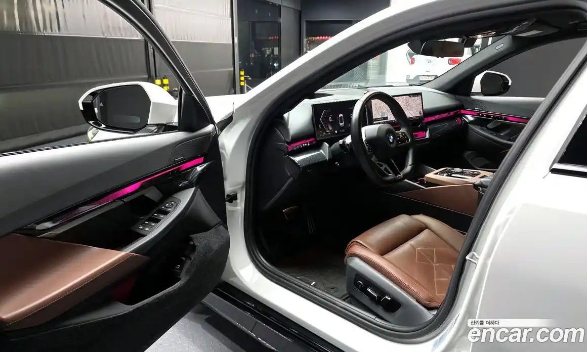 BMW 5-Series 2023 2.0 гидро, фото 13