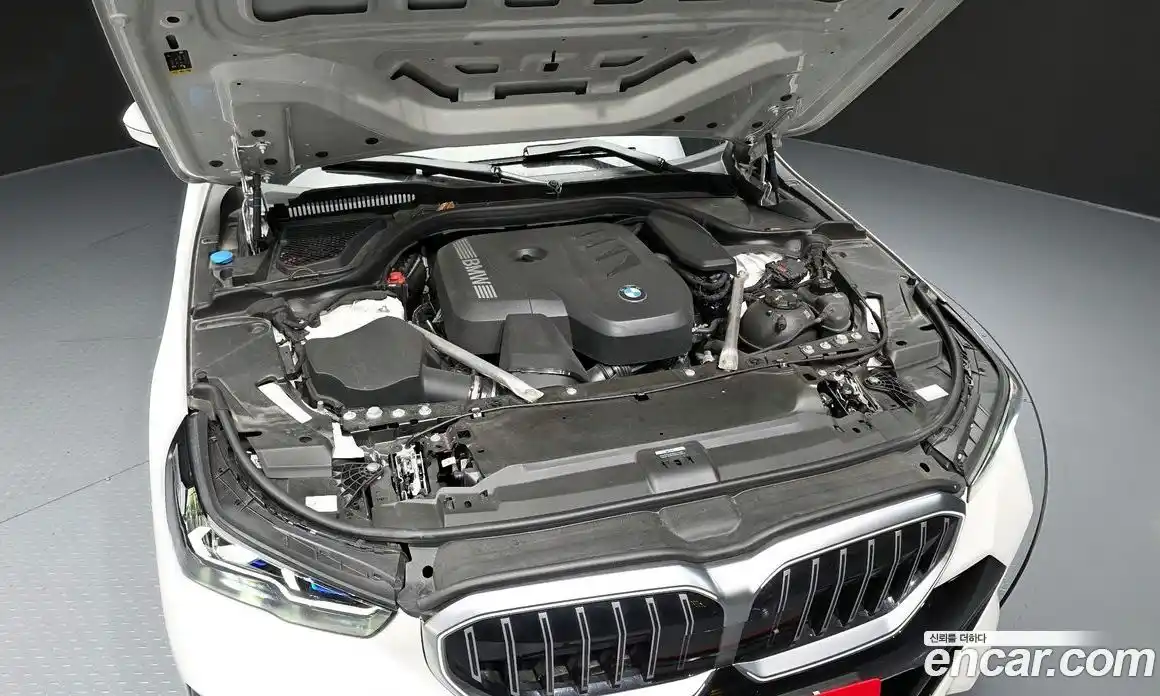 BMW 5-Series 2023 2.0 гидро, фото 6
