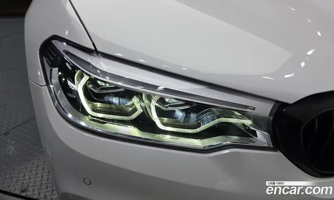 BMW 5 серия 2018 2.0 автомат (гидро), фото 8