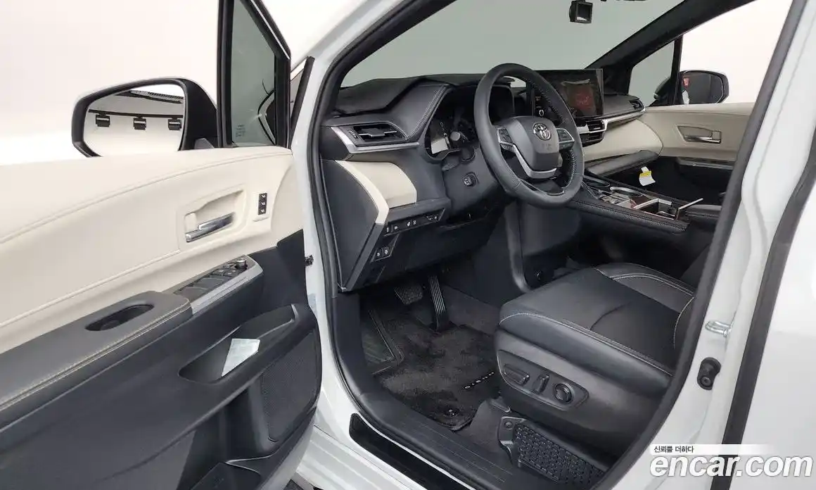 Toyota Sienna 2025 2.5 гидро, фото 13